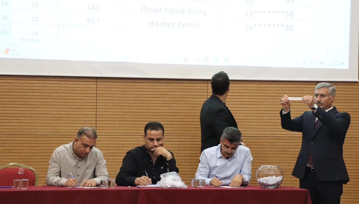 Urfa'da 12 işçi için kura çekimi yapıldı!