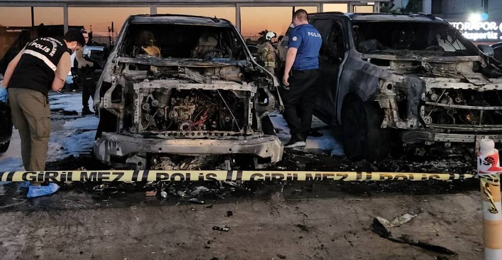 50 milyon TL değerindeki otomobiller cayır cayır yandı!