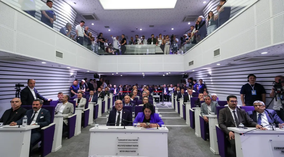 Buca Belediyesi'nde Başkanvekili CHP'li Hüseyin Benzer oldu!