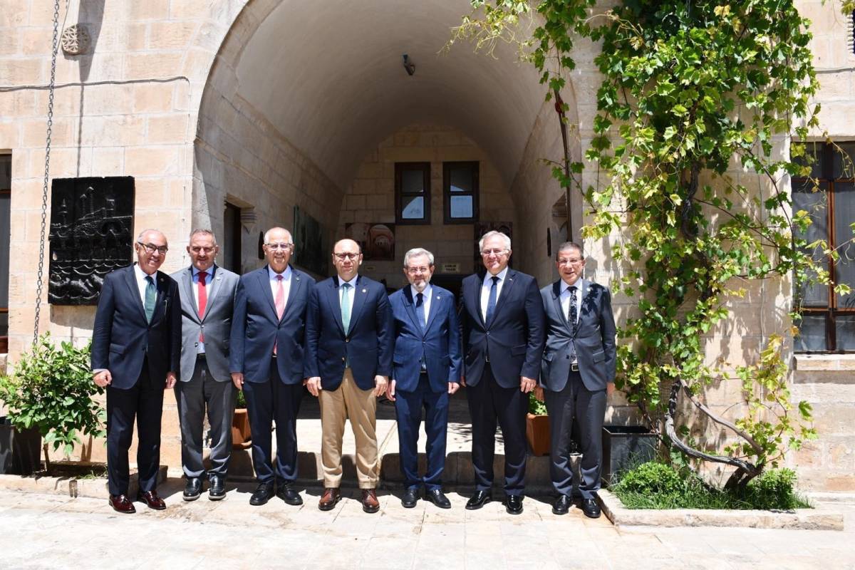 Üniversite hastaneleri için kritik toplantı Şanlıurfa’da yapıldı!