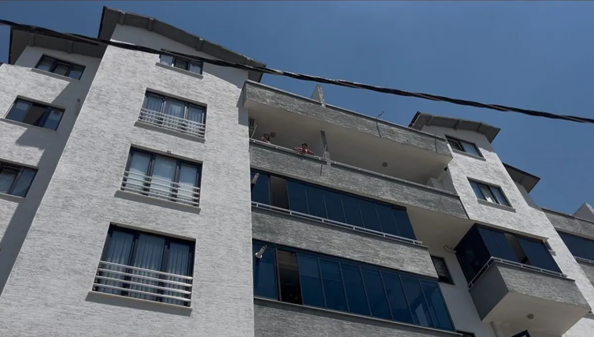 Oğlunun önünde defalarca bıçakladı!