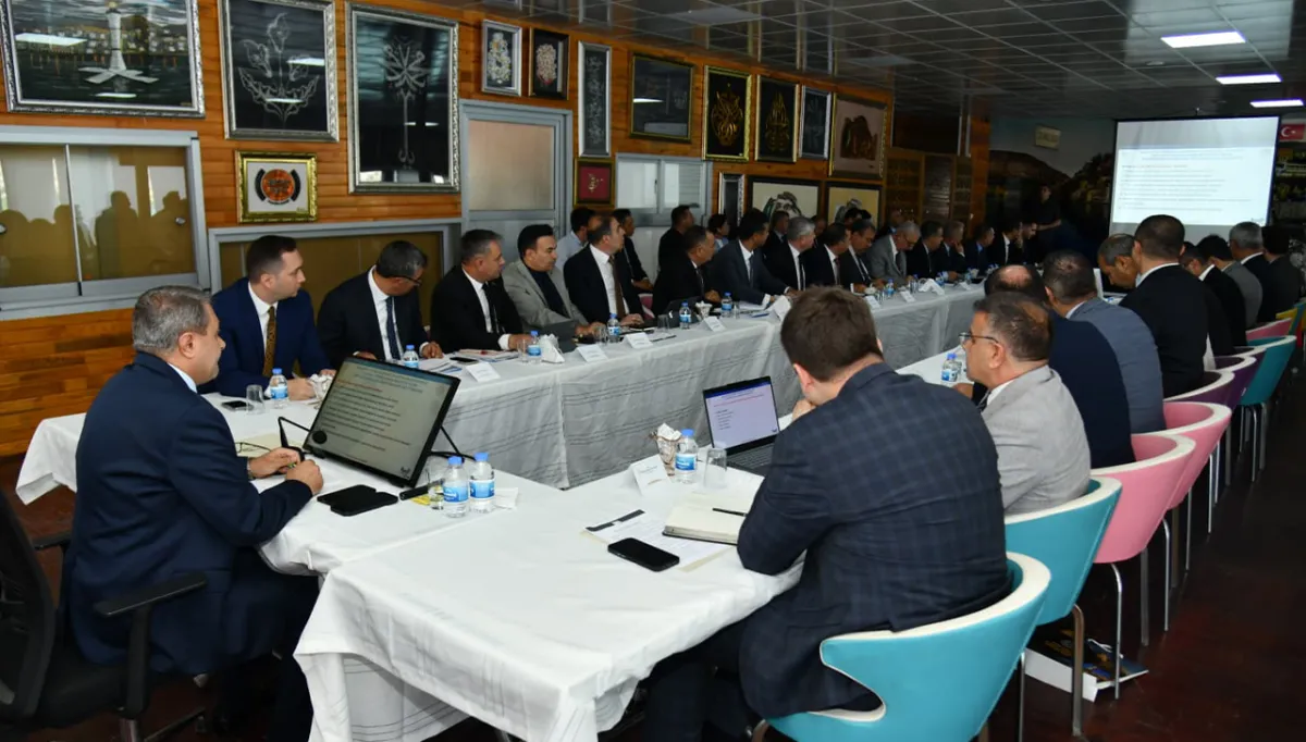 Vali Şıldak'tan Halfeti'de eğitim değerlendirme toplantısı!