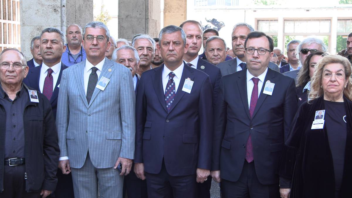 Özgür Özel, Olağanüstü kurultay için imza süreci başlatıldı!