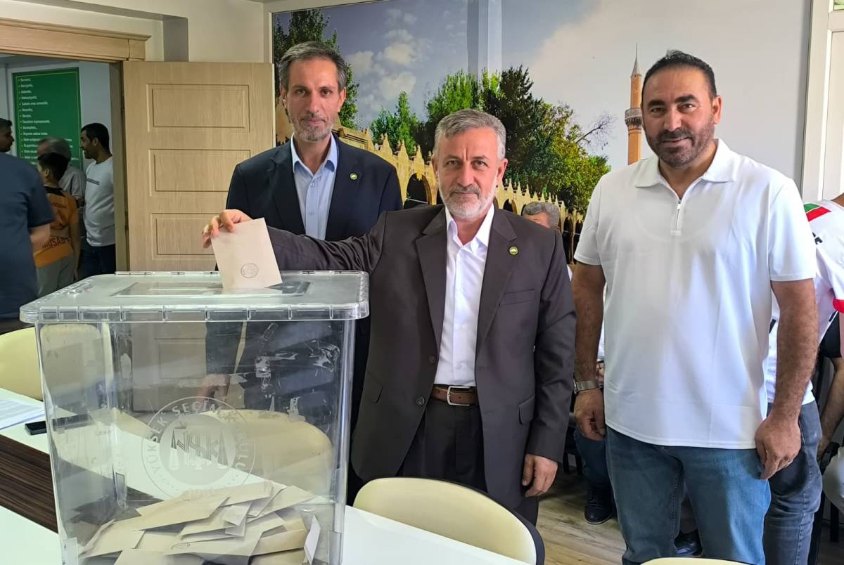HÜDA PAR Eyyübiye ilçe kongresi gerçekleştirildi: Yeni başkan görevi devraldı!