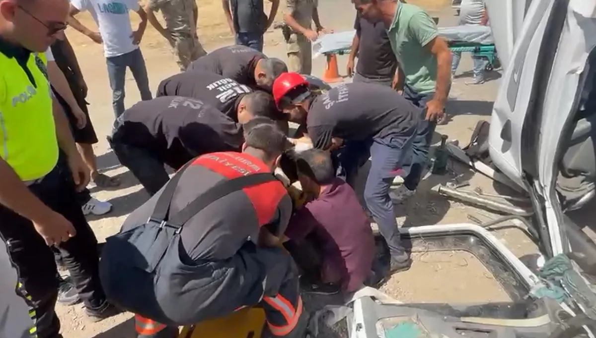 Urfa'da feci kaza: Ölü ve yaralı var!