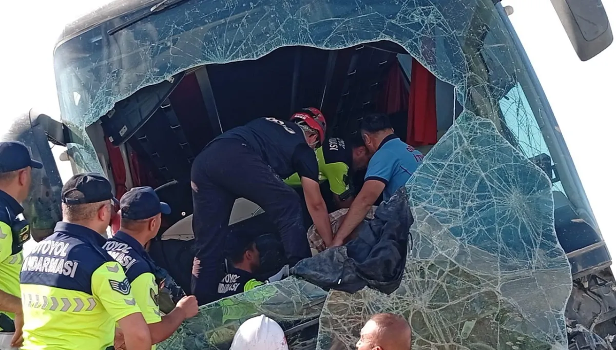Ankara- Niğde otoyolunda katliam gibi kaza: Çok sayıda yaralı!