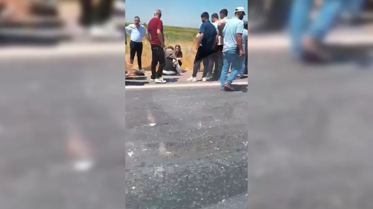 Siverek'te otomobil bankete düştü: Çok sayıda yaralı var!