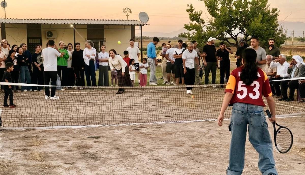 Şanlıurfa'da köylülerin tenis keyfi!