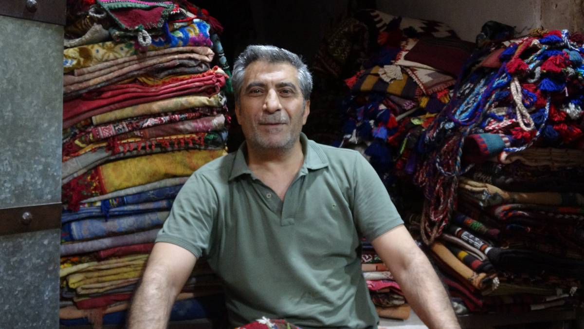 Urfa'da asırlardır süren gelenek! Kimi sevgisini kimi hüznü işler!