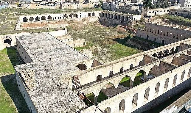 Kültürel miras çürümeye terk edilmiş! Urfa'daki Millet Hanı için önemli çağrı!