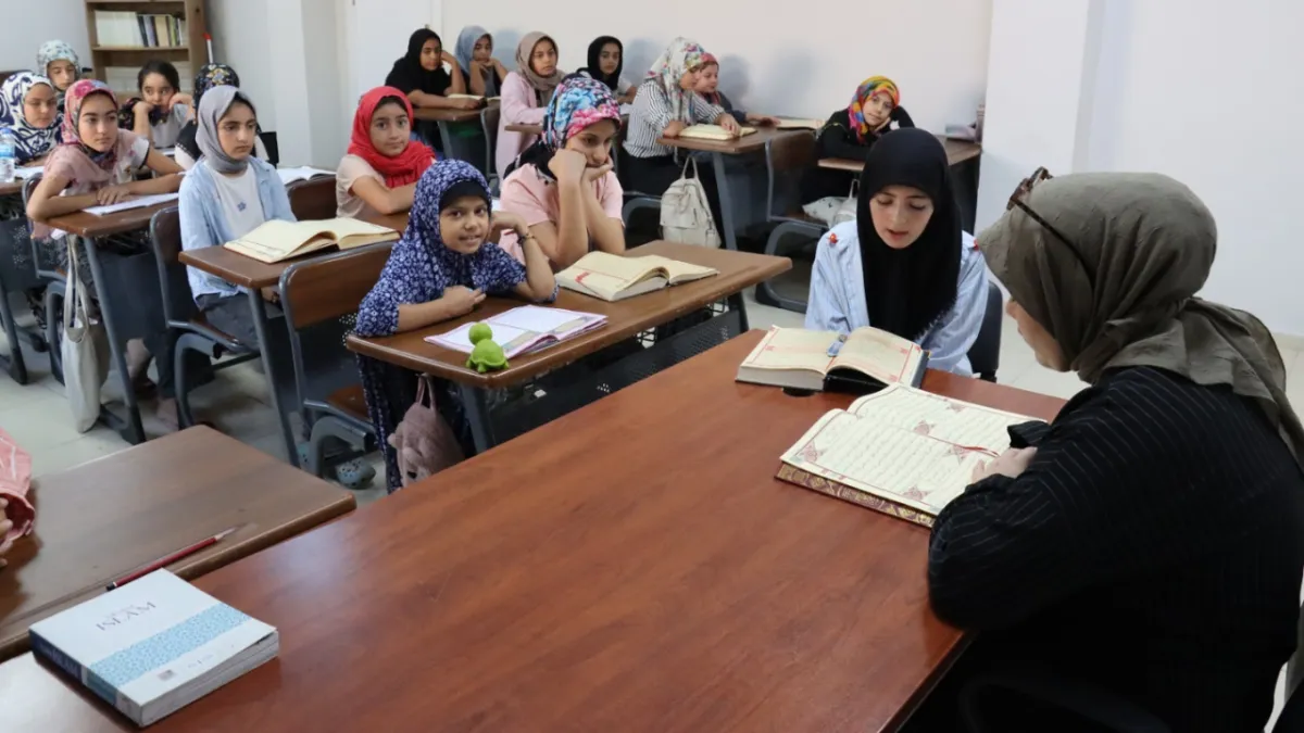 Urfa'da çocuklar yaz tatilini Kur’an-ı Kerim öğrenerek değerlendiriyor!