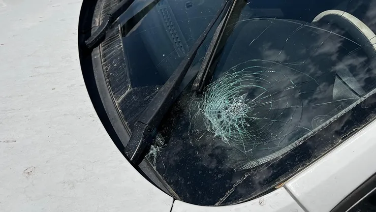 Urfa'da seyir halindeki araca silahlı saldırı: Yaralılar var!