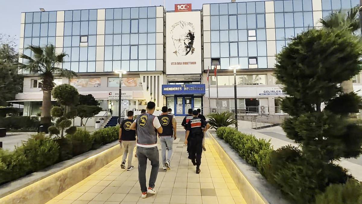 Belediye soruşturmasında çok sayıda şüpheli adliyeye sevk edildi!