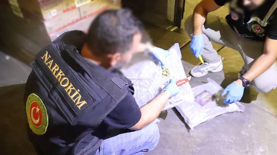 Sınırda zehir tacirlerine dev darbe! 810 kilo ele geçirildi!