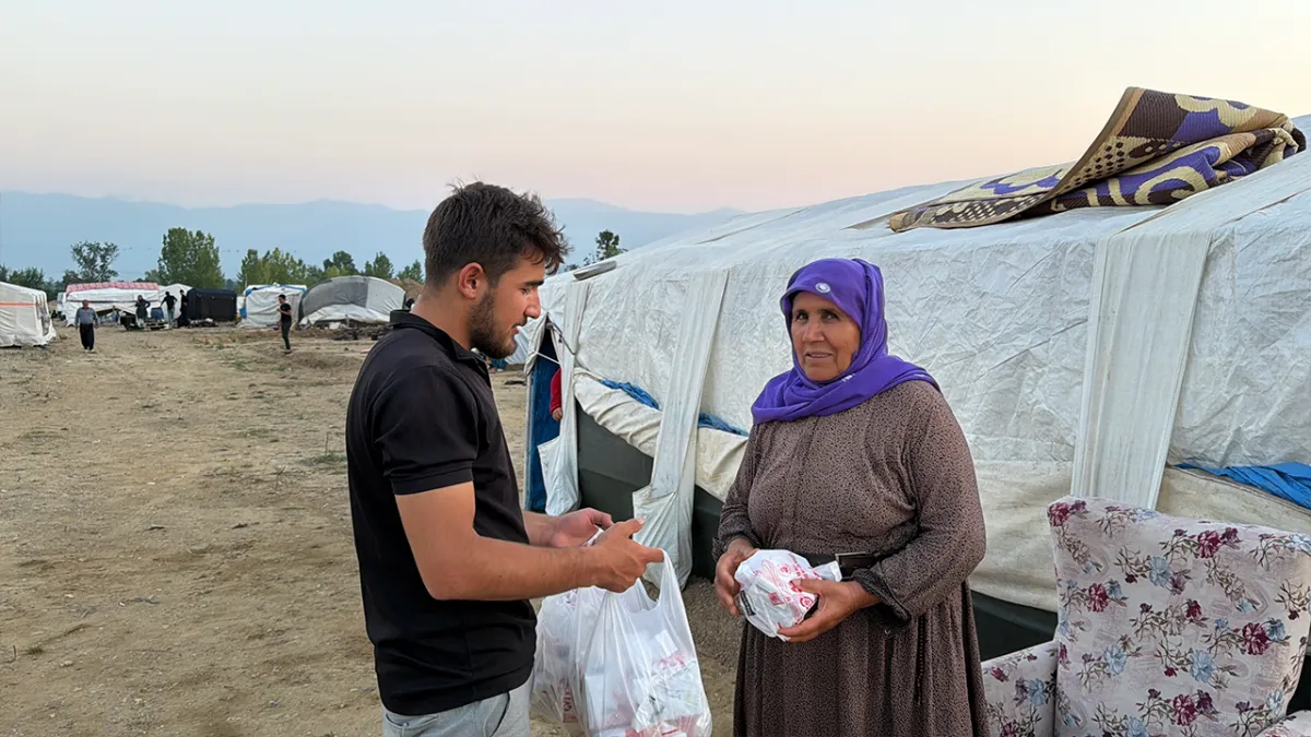 Belediye Başkanı Urfalı tarım işçileriyle bir araya geldi!
