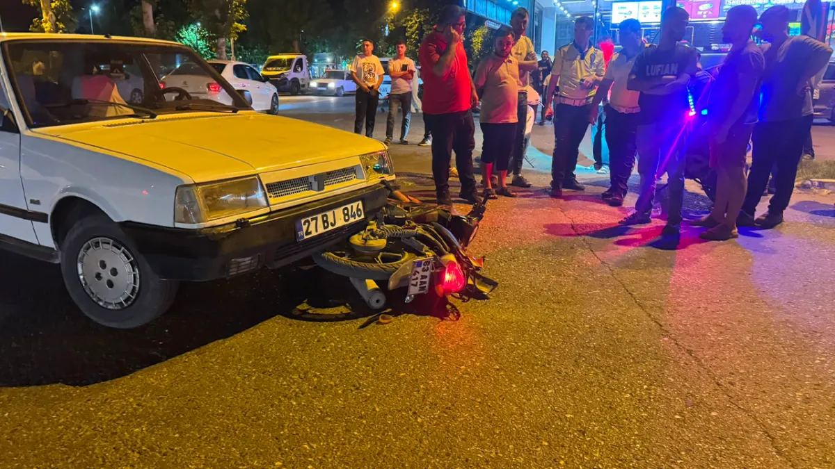 Urfa'da feci kaza: Otomobil ile motosiklet çarpıştı!