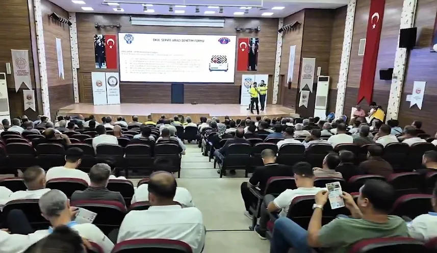 Şanlıurfa Emniyetinden okul servis şoförlerine trafik eğitimi