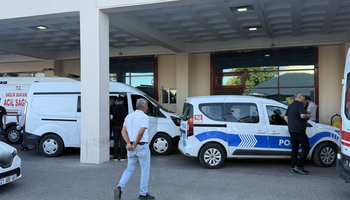 Işıkta duran otomobile silahlı saldırı!