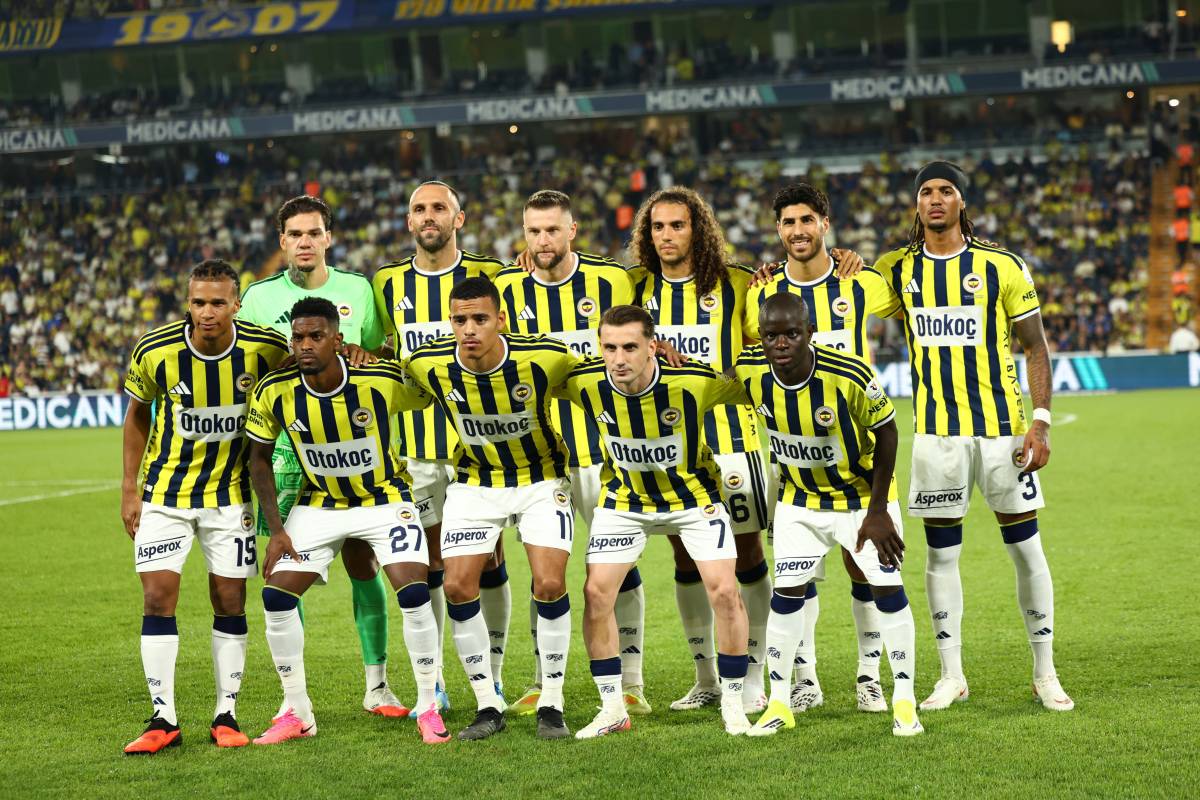 Fenerbahçe derbide yıkıldı: 4 haftada 2. mağlubiyet!