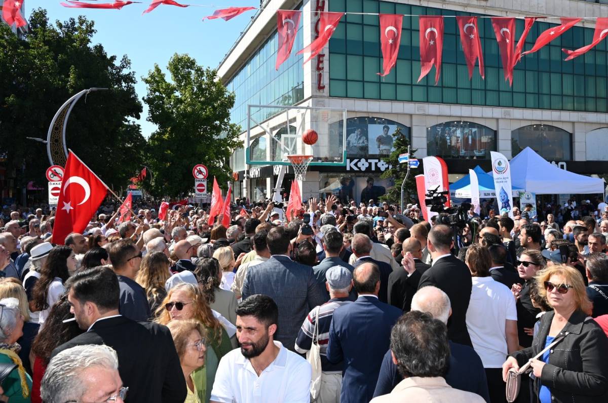 Yeni Parti lideri Özel: