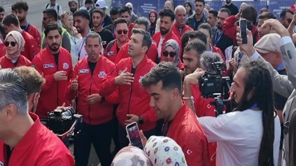 Selçuk Bayraktar Urfa’da türküyle karşılandı!