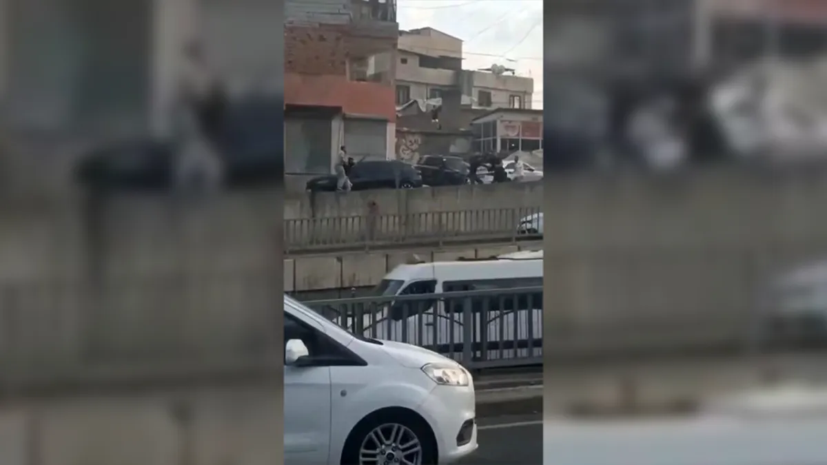 3 kişinin öldüğü silahlı kavga anı kamerada!