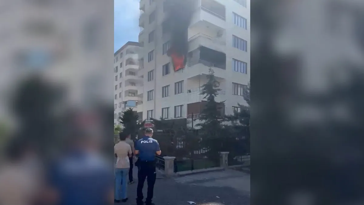 Urfa’da 8 katlı binada yangın: Bina sakinleri tahliye edildi!