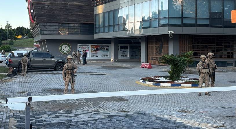Çukurova Belediyesi'ne operasyon!