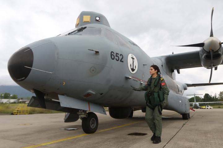 Gökyüzünde bir ilk: Türk Deniz Kuvvetleri’nin ilk kadın uçak pilotu