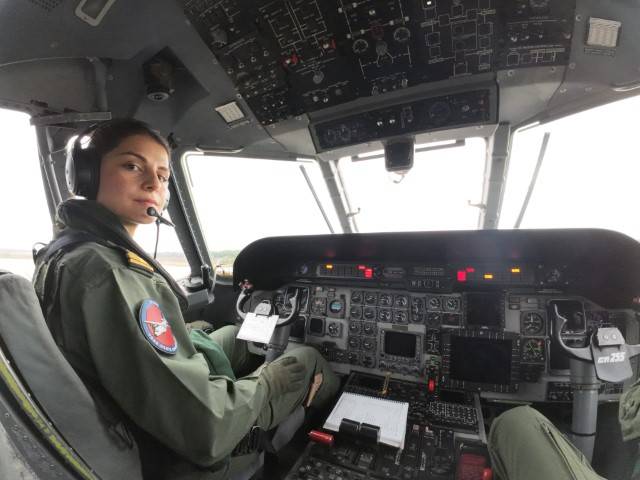 Gökyüzünde bir ilk: Türk Deniz Kuvvetleri’nin ilk kadın uçak pilotu