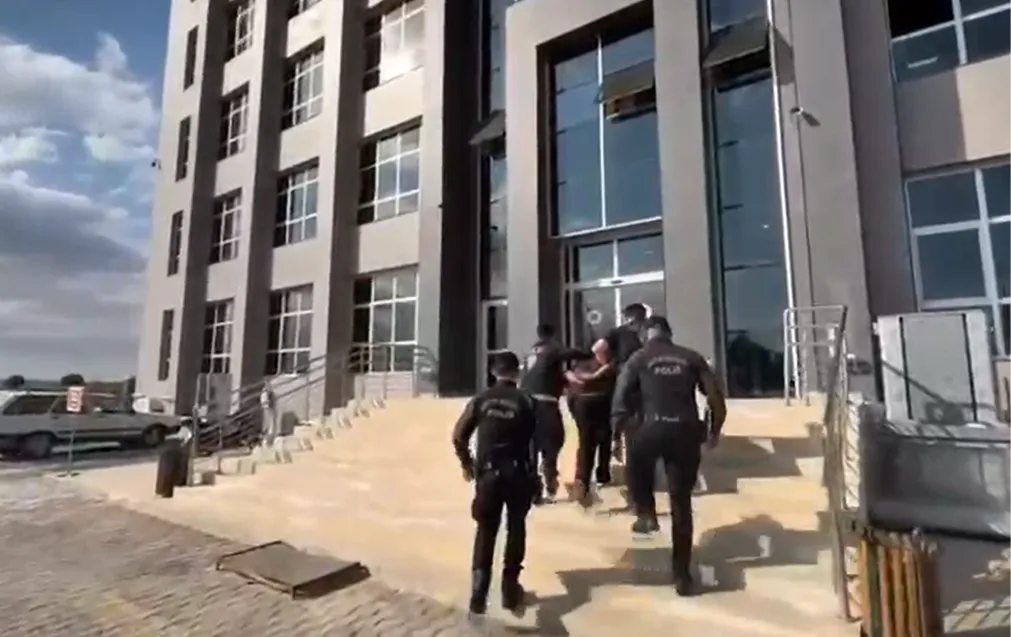 Hırsızlıktan aranan şahıs Suruç’ta yakalandı