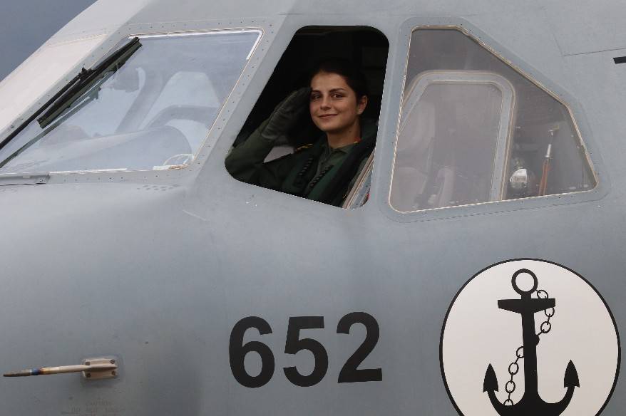 Gökyüzünde bir ilk: Türk Deniz Kuvvetleri’nin ilk kadın uçak pilotu