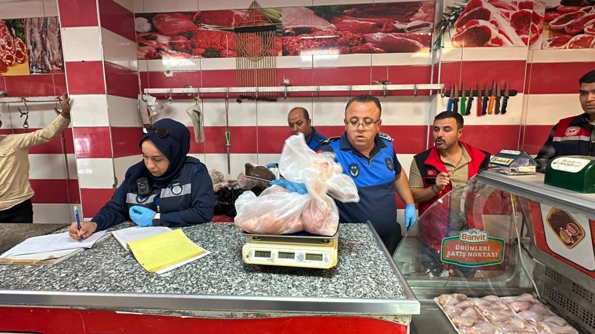 Şanlıurfa’da skandal görüntüler: 170 kilogram bozuk et ele geçirildi