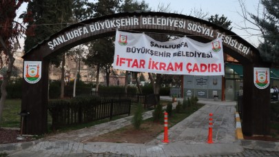 Vatandaşlar, Büyükşehir'in Iftar Çadırlarında Oruç Açtı