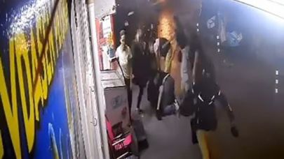Bursa’da Sokak Kavgası Kadının Tekmeleriyle Alevlendi
