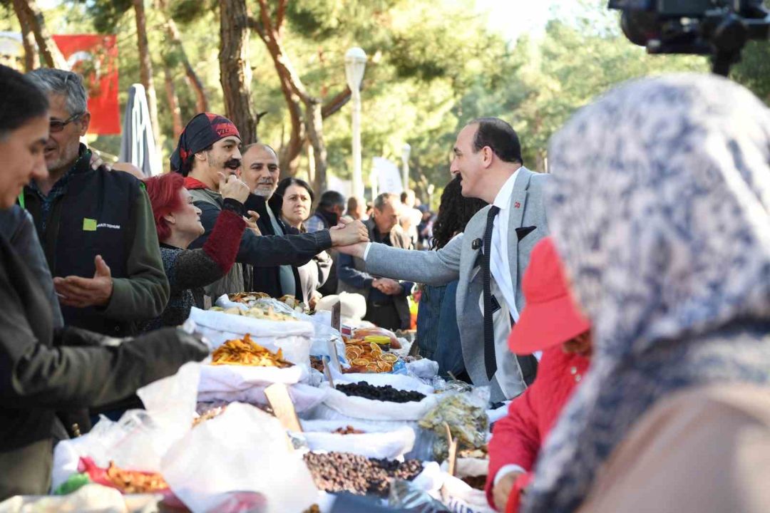Çandır Fasulyesi Şenliği’nde vatandaşlara piyaz ikramı